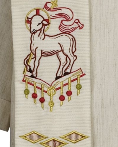 Stola mit liebevoll gestickter Symbolik