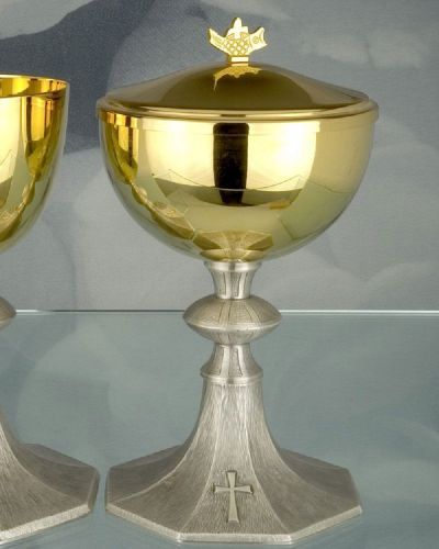 Ziborium in klassischer Form