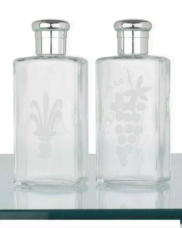 Paar Messweinflaschen Glas Wasser + Weinsymbolik