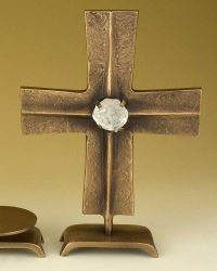 Stehkreuz mit Bergkristall