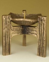 Altar candle holder with stable tripod base