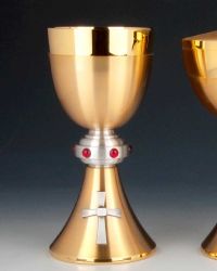 Kelch mit rotem Glassteinbesatz