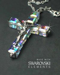 Halskette mit Kreuzanh�nger aus Swarovski-Kristallen mit Corpus