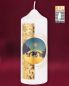 Preview: Weihnachtskerze 165x60mm Krippenmotiv Goldornament
