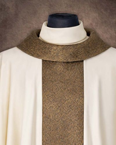 Preview: Kasel weiß mit Rundkragen 132 x 170 cm mit Mittelstab