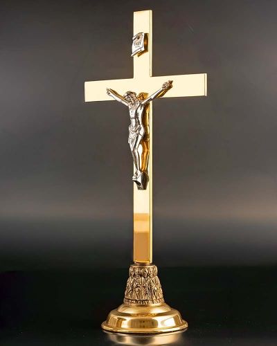 Altarkreuz 46 cm hoch, 23 cm breit Messing poliert