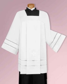Chorrock mit Stickerei creme 55% Polyester & 45% Wolle