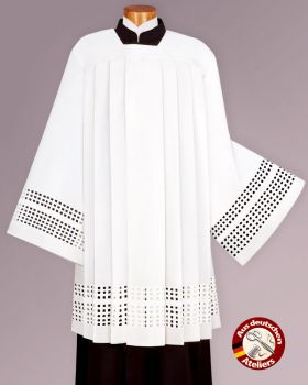 Chorrock Tevira und Wolle creme 100 cm handbestickt