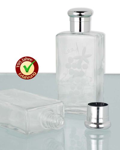 Paar Messweinflaschen Glas Wasser + Weinsymbolik
