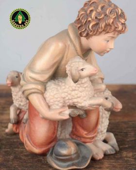 Matteo Krippe 28cm - Hirtenjunge kniend mit Schafen