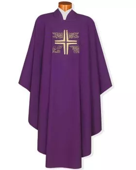 Kasel violett mit gesticktem Symbol 4 Evangelisten