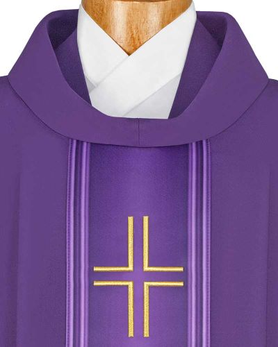 Kasel violett Mittelstab mit Brustkreuz 130 x 145 cm