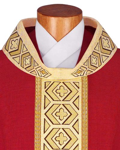 Preview: Kasel rot mit Kragen, 125 cm lang, 154 cm breit