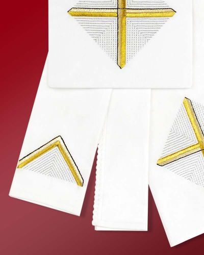 Kelchgarnitur weiß 4-teilig goldenes Kreuz gestickt