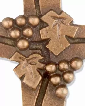 Kommunionkreuz Ampelos 7,5 x 9,5 cm bronziert