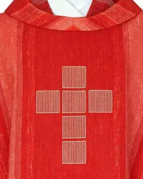 Kasel rot, Wolle & Seide mit gesticktem Brustkreuz