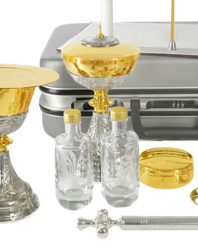 Preview: Messkoffer mit Kelch, Hostiendose, Ziborium, Kreuz