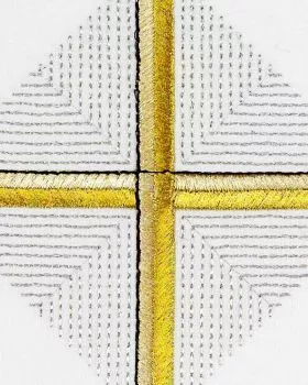 Kelchgarnitur weiß 4-teilig goldenes Kreuz gestickt