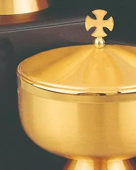 Ziborium schlicht 14 cm Ø matte Oberfläche vergoldet