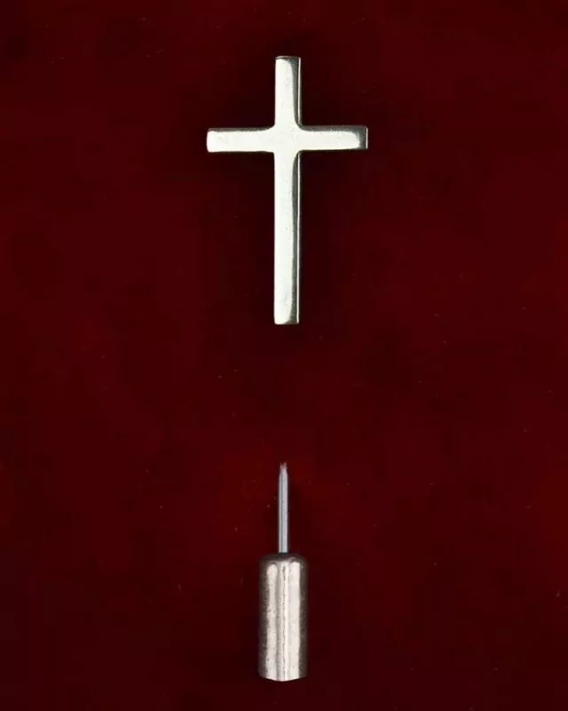 Priesterkreuz aus 925 Silber mit Sicherheitsverschluss