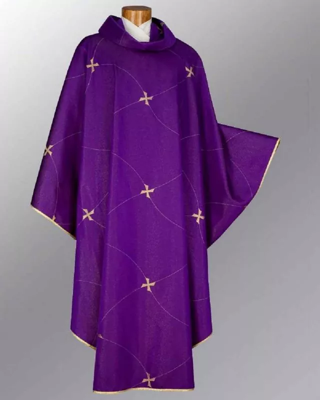 Kasel Benedikt mit Kragen violett mit Goldkreuzeinwebe