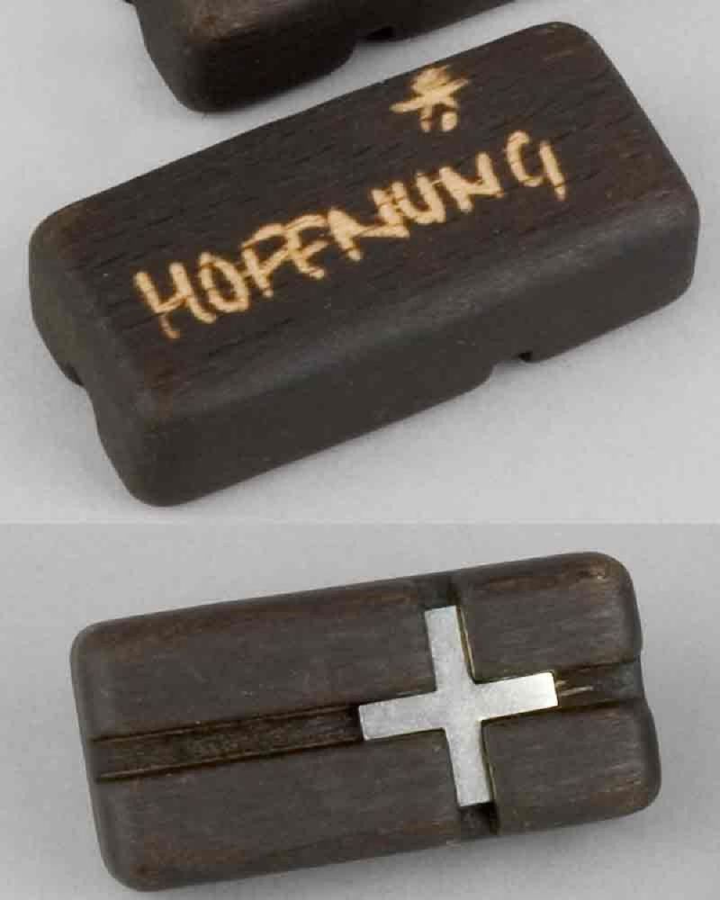 Festhaltekreuz HOFFNUNG Holz mit Stahlkreuzeinlage