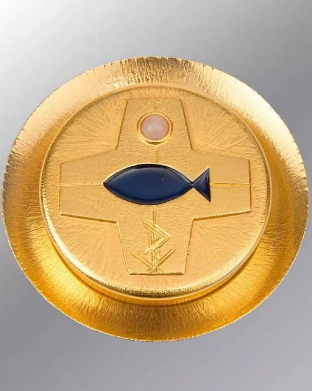 Versehpatene mit Fisch aus blauem Kaltemail, vergoldet