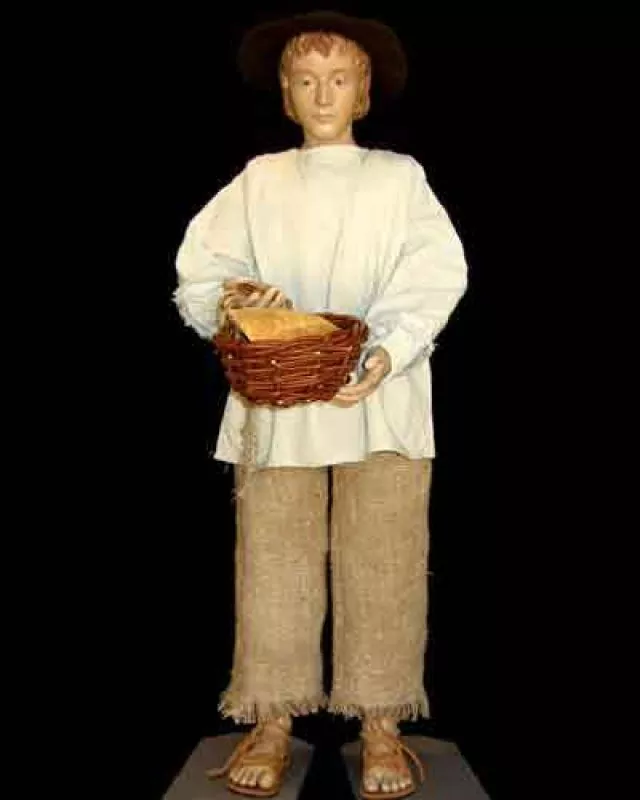 Hirtenjunge mit Korb, für 180 cm Figuren