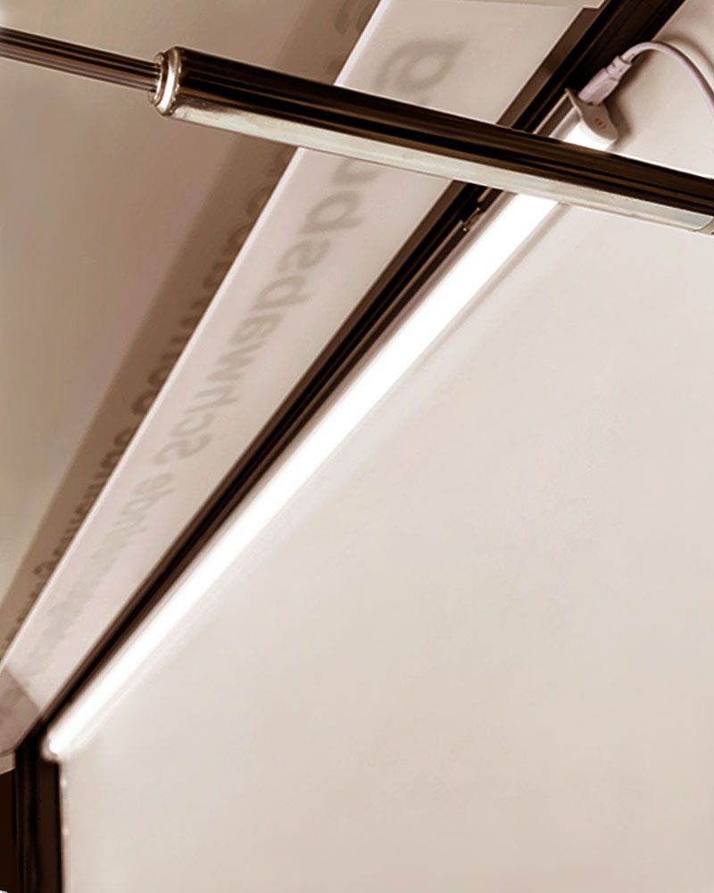 LED Langfeldleuchte hinter der Textblende