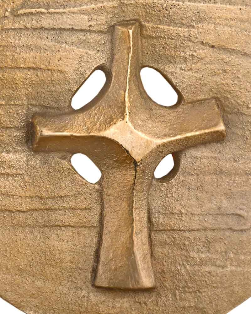 Wandweihkessel 11 x 7 cm Kreuzrelief aus Bronze