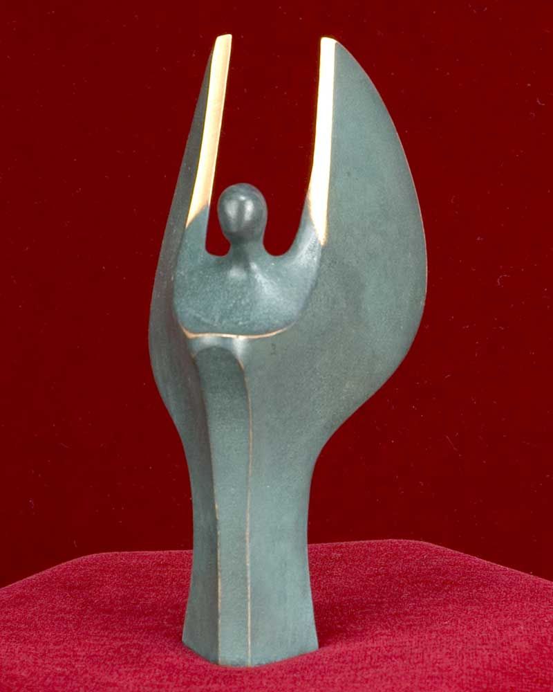 Engel modern 15 cm hoch vollplastisch Bronze gegossen patin.