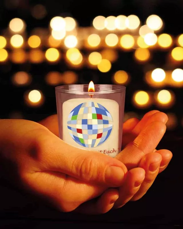 50 Friedenslichter mit Kerzen Becher Friede sei mit Euch