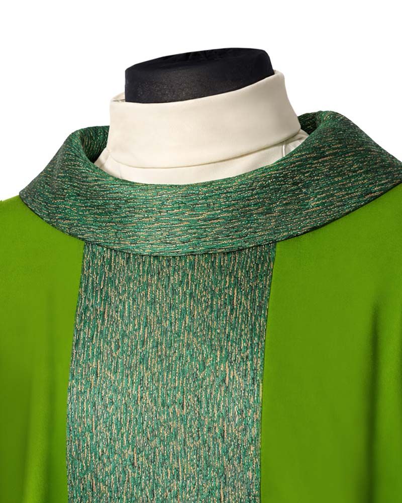 Kasel grün 132x170 cm mit Rundkragen mit Mittelstab