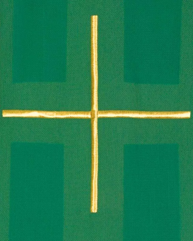 Kasel grün mit gold gesticktem Kreuz, Rundkragen