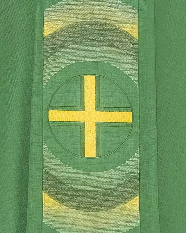 Kasel grün mit Kragen und gesticktem Kreuzsymbol