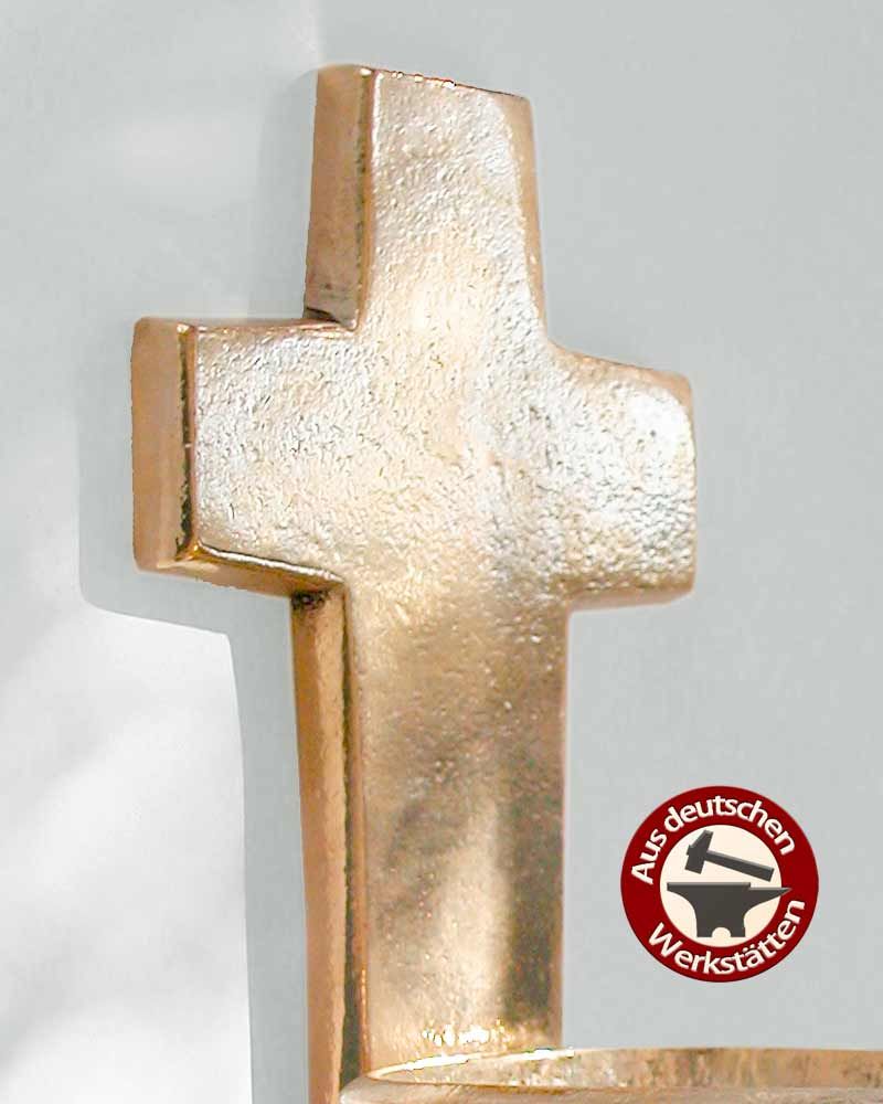 Wandweihwasserkessel aus goldener Bronze