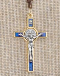 Benediktuskreuz 54 x 30 mm blau, Messing vergoldet